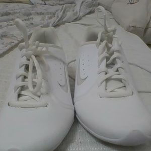 Cheer shoes
